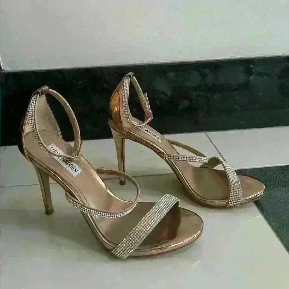 Steve Madden open toe silver crystal beaded heels with gold accents in size 8